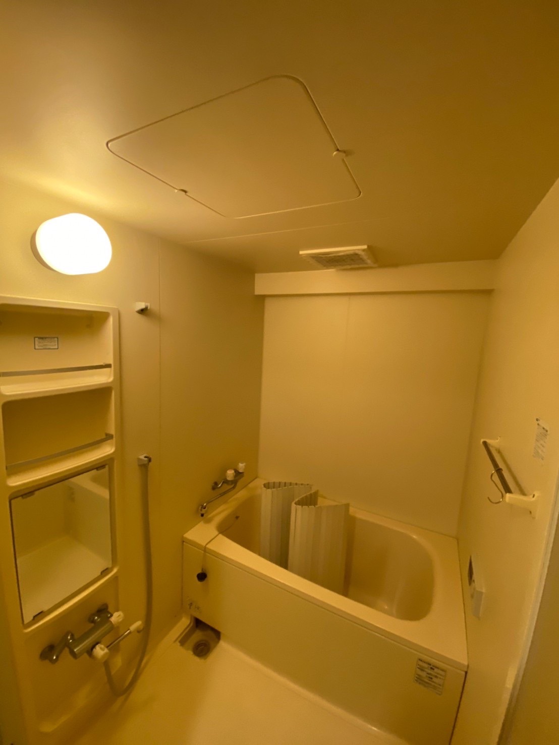 マンション＞設備工事＞浴室改修工事　写真２枚