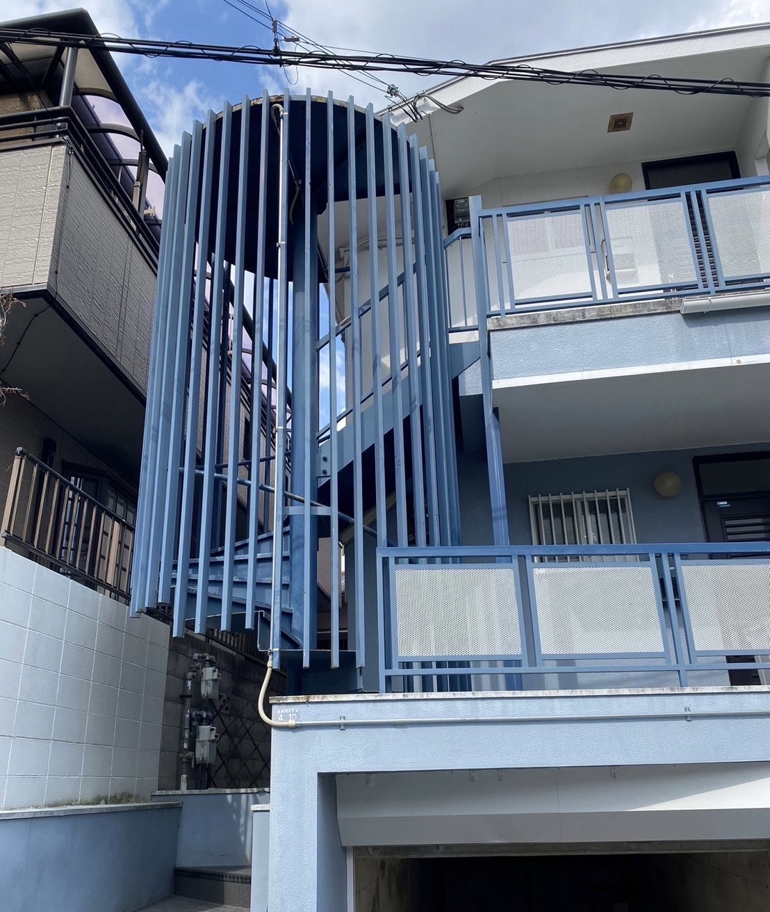 鉄骨階段＞塗装工事　写真4枚