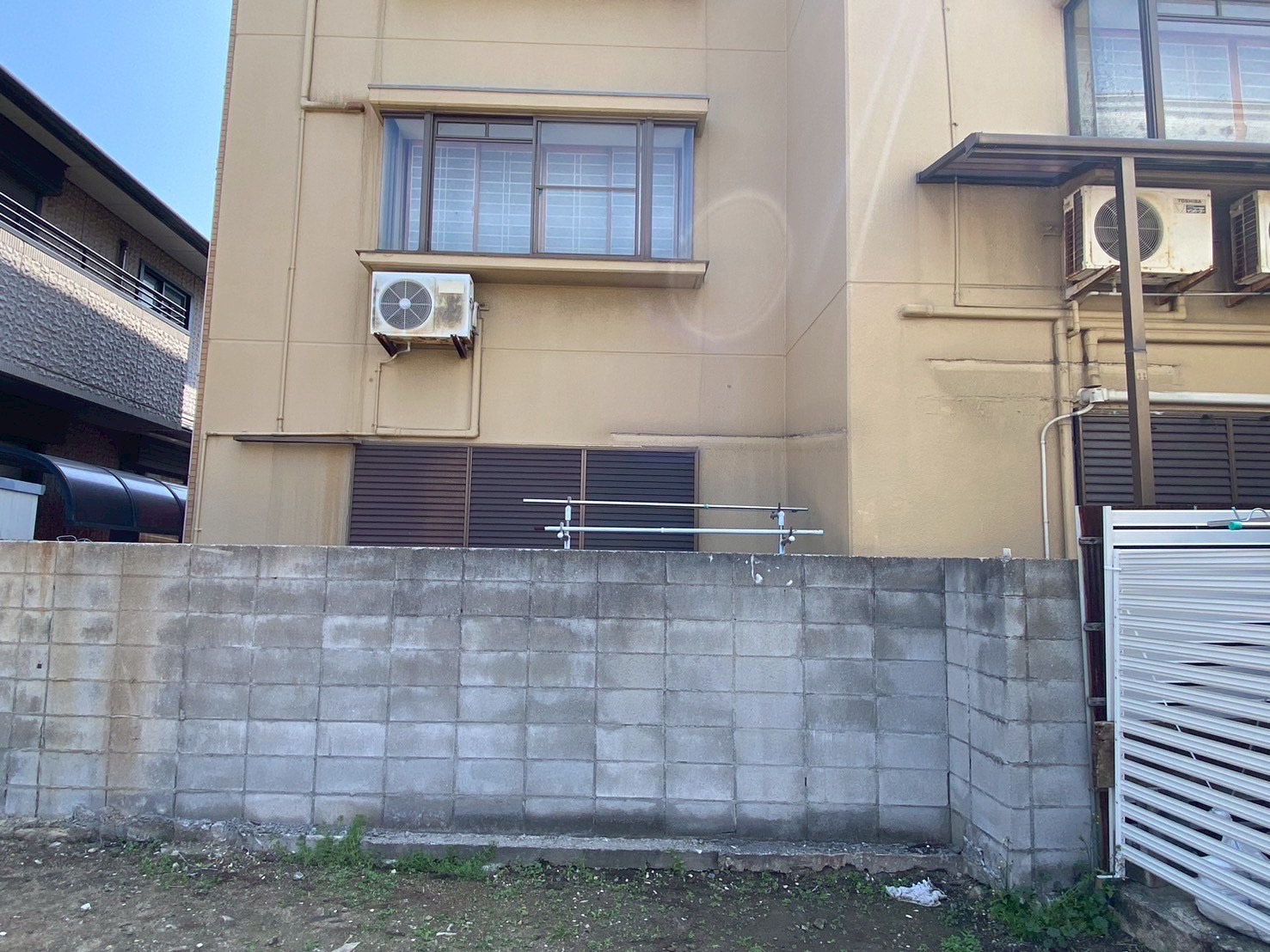 戸建て＞越境補修工事　写真４枚