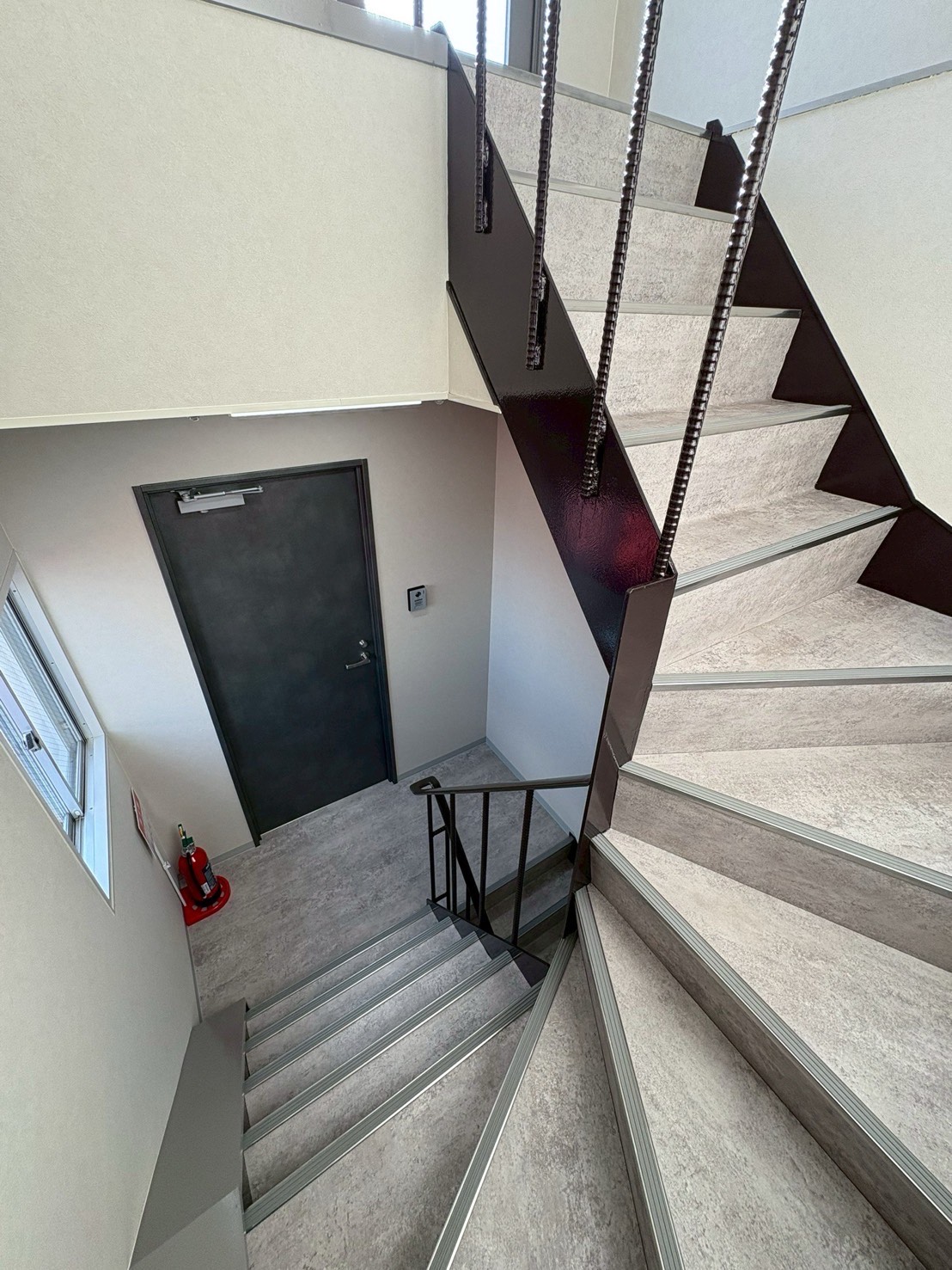 ビル＞改修工事　写真４枚