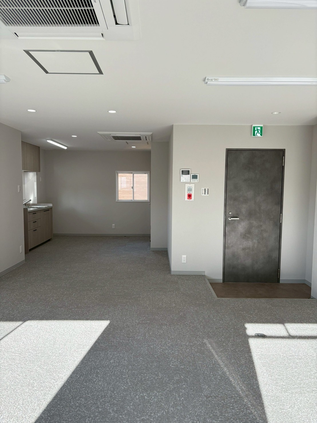 ビル＞改修工事　写真４枚